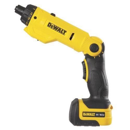 Parafusadeira à bateria articulável 6 volts com maleta e 45 acessórios - DCF060 Parafusadeira à bateria articulável 6 volts com maleta e 45 acessórios - DCF060