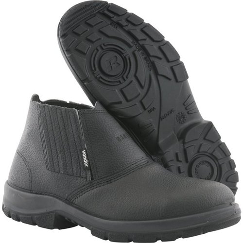 Botina em couro sinttico com elstico