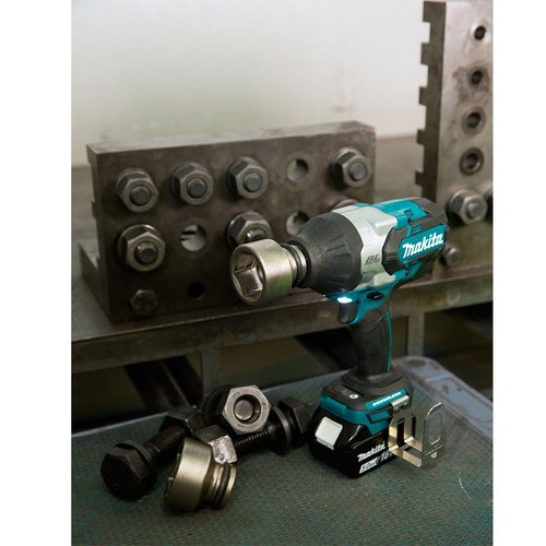 Chave de impacto a bateria 18V 3.0 Ah encaixe 3/4 Chave de impacto a bateria 18V 3.0 Ah encaixe 3/4