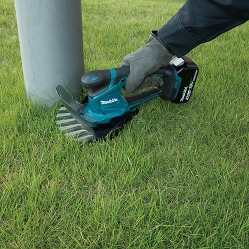 Tesoura para grama a bateria 18 volts - DUM604RFX Tesoura para grama a bateria 18 volts - DUM604RFX