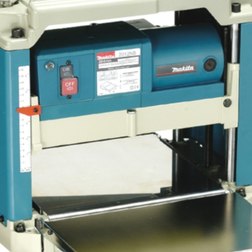 Plaina desengrossadeira 1.650 watts com profundidade de corte de 3 mm - 2012NB   220V Plaina desengrossadeira 1.650 watts com profundidade de corte de 3 mm - 2012NB   220V