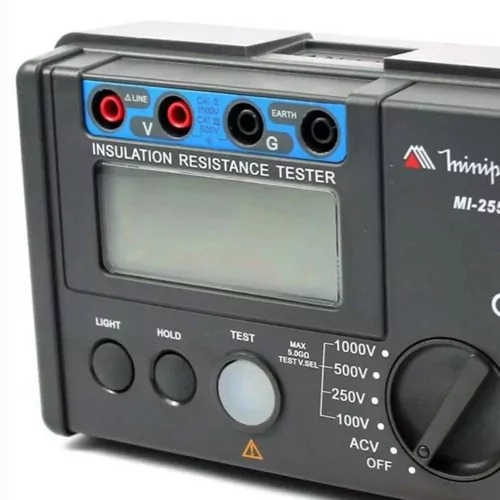 Megômetro digital para medição de resistência de isolação 5,5Ω CAT
