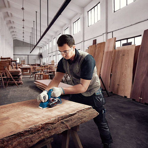 Plaina eltrica 700 watts corte por passada de 2,6 mm - GHO 700  220V