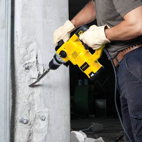 Martelete Perfurador e Rompedor 1.250 watts 3,5 joules SDS Plus com kit de acessórios - STHR1232K  220V Martelete Perfurador e Rompedor 1.250 watts 3,5 joules SDS Plus com kit de acessórios - STHR1232K  220V