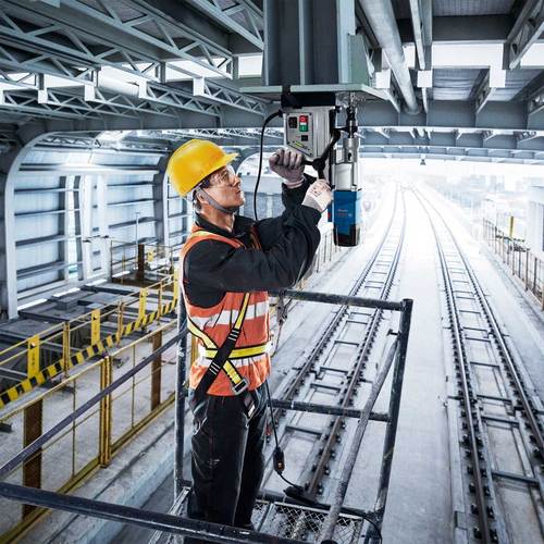 Furadeira com base magntica 1.200 watts 2 velocidades - GBM 50-2  220V