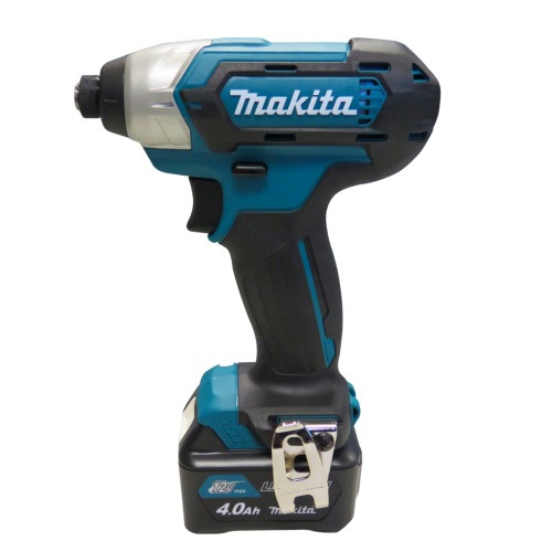 Parafusadeira de impacto com 2 baterias 12 volts