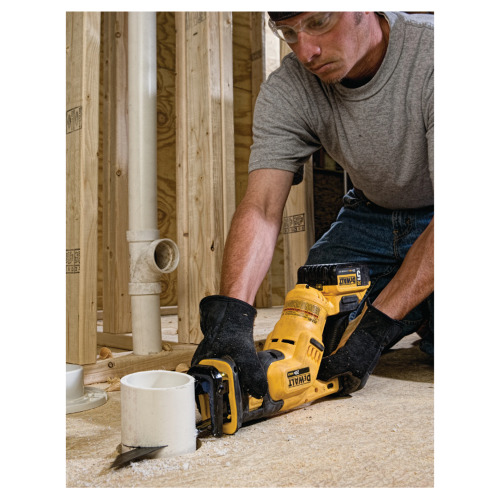 Serra sabre bateria 20V com velocidade varivel Sem bateria - DCS387B