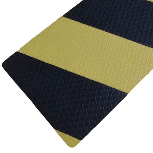 Protetor de porta para garagem 60 x 15 cm x 10 mm em EVA Protetor de porta para garagem 60 x 15 cm x 10 mm em EVA