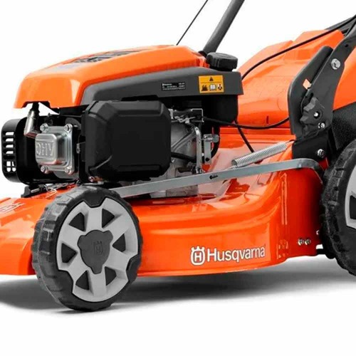 Cortador de grama a gasolina 3,6 hp corte de 51 cm com recolhedor - LC 151 Cortador de grama a gasolina 3,6 hp corte de 51 cm com recolhedor - LC 151