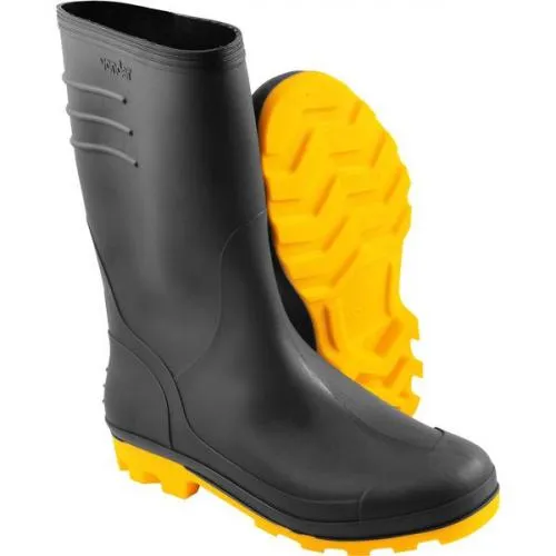 Bota de PVC preta com solado amarelo cano médio sem forro