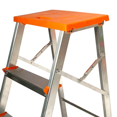 Escada banqueta de alumínio 2 degraus + patamar - BAQ003 Escada banqueta de alumínio 2 degraus + patamar - BAQ003