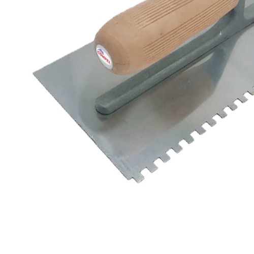 Desempenadeira em aço dentada 42 x 12 cm Desempenadeira em aço dentada 42 x 12 cm