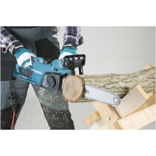 Eletrosserra 1.800 watts com sabre de 16 Eletrosserra 1.800 watts com sabre de 16