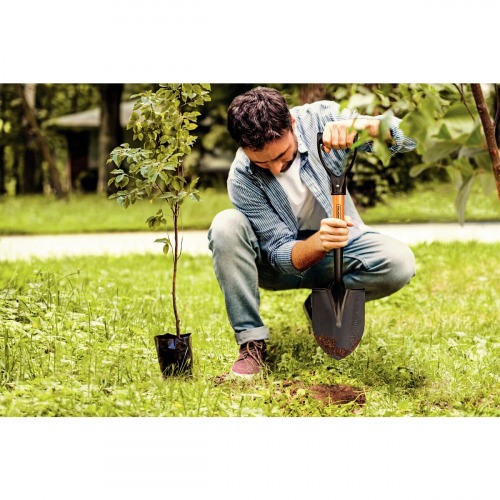 Pá de bico pequena com cabo de madeira 45 cm  Pá de bico pequena com cabo de madeira 45 cm