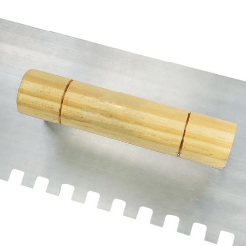 Desempenadeira em ao dentada com cabo de madeira 12 x 25,5 cm