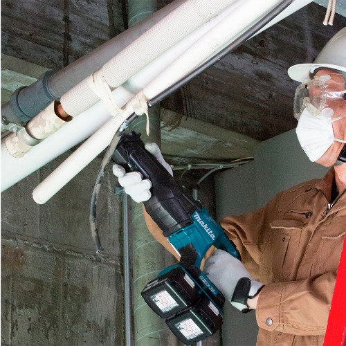 Serra sabre a bateria 36V 5Ah Brushless com maleta - DJR360RT2  110V/220V Serra sabre a bateria 36V 5Ah Brushless com maleta - DJR360RT2  110V/220V