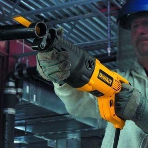 Serra sabre 1.000 watts com velocidade varivel - DW304PK  220V