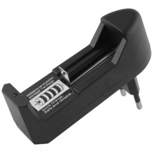 Lanterna superled cree recarregável a bateria - LRV 135 110V/220V Lanterna superled cree recarregável a bateria - LRV 135 110V/220V