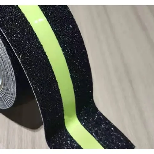 Fita antiderrapante preta com faixa fotoluminescente 50mm x 5m