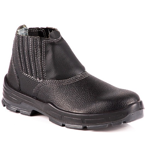 Botina em couro sintético com elástico e biqueira - 44SELEB Botina em couro sintético com elástico e biqueira - 44SELEB