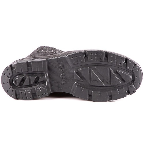 Botina em couro sintético com elástico e biqueira - 44SELEB Botina em couro sintético com elástico e biqueira - 44SELEB