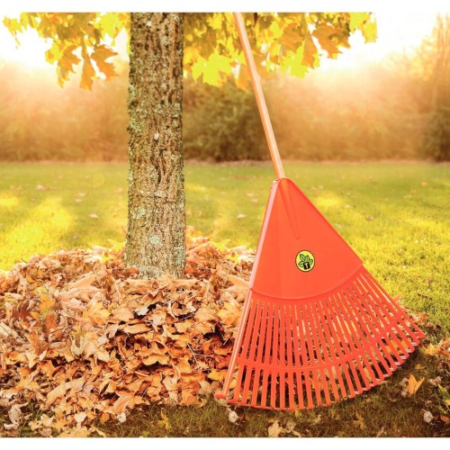 Vassoura plstica 26 dentes com cabo de 120 cm