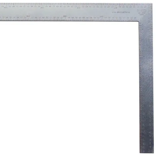 Esquadro em aço para carpinteiro 24