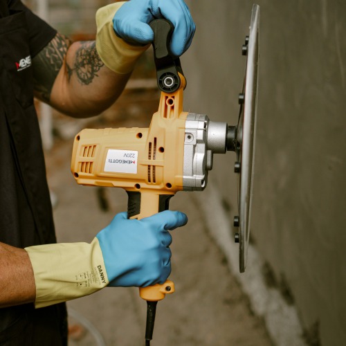 Desempenadeira elétrica 1200 watts 380 mm - MDE 220V Desempenadeira elétrica 1200 watts 380 mm - MDE 220V