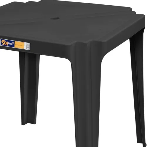 Conjunto de mesa Coruripe com 4 cadeiras plásticas com braço