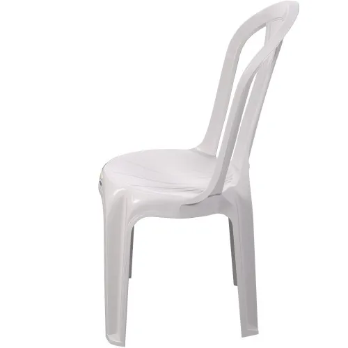 Conjunto de mesa Coruripe com 4 cadeiras plásticas sem braço