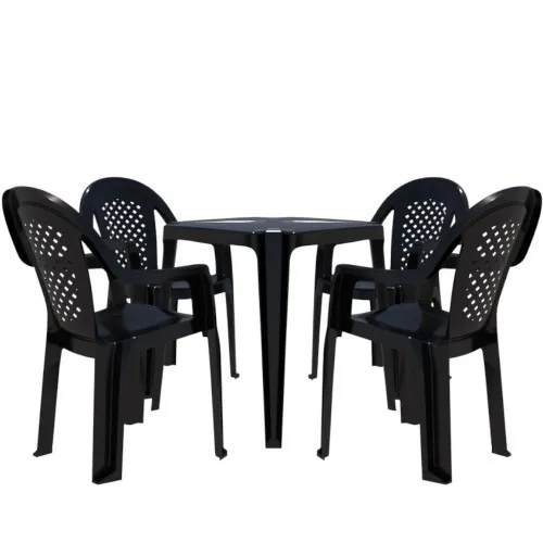 Conjunto de mesa Coruripe com 4 cadeiras plásticas com braço