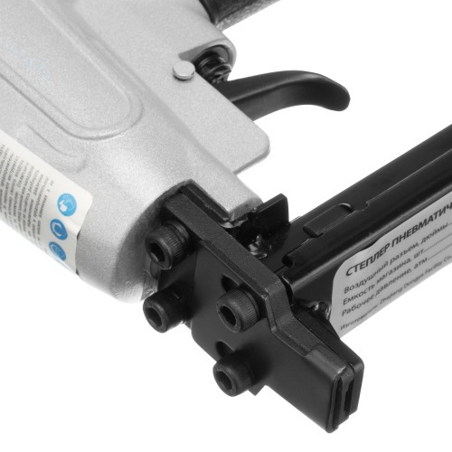 Grampeador pneumático 20GA capacidade de 6 a 13 mm Grampeador pneumático 20GA capacidade de 6 a 13 mm