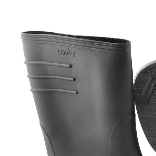 Bota de PVC preta cano médio sem forro Bota de PVC preta cano médio sem forro