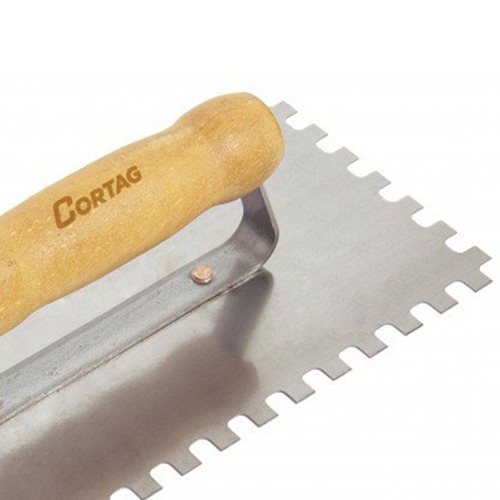 Desempenadeira em ao dentada com cabo de madeira 8x8mm