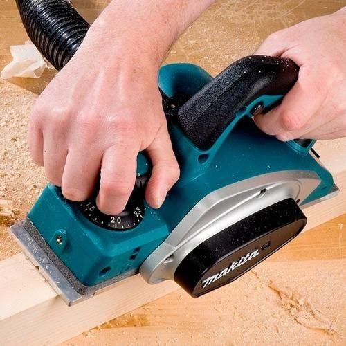 Plaina elétrica 620 watts com profundidade de corte 2,5 mm - KP0800  220V Plaina elétrica 620 watts com profundidade de corte 2,5 mm - KP0800  220V
