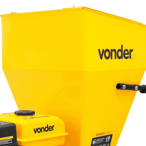 Triturador de galhos e forrageiro a gasolina 5,9 hp - TFV 7  Triturador de galhos e forrageiro a gasolina 5,9 hp - TFV 7