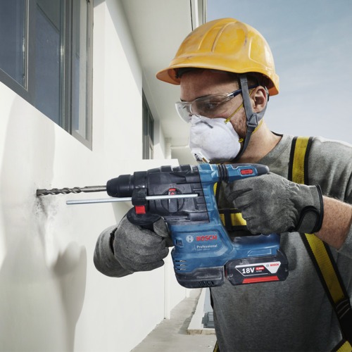 Martelete Perfurador e Rompedor a bateria 18V 4Ah Brushless com 2 baterias - GBH 185-LI  110V/220V Martelete Perfurador e Rompedor a bateria 18V 4Ah Brushless com 2 baterias - GBH 185-LI  110V/220V