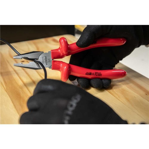 Alicate universal 8 Alicate universal 8