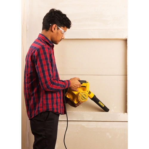 Soprador e aspirador de ar 800 watts com saco coletor - DWB800 110V Soprador e aspirador de ar 800 watts com saco coletor - DWB800 110V