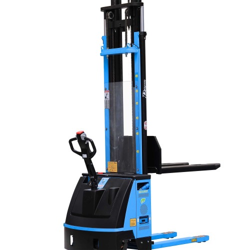 Empilhadeira el�trica tracionaria 5,40 m 1.600 kg com Bateria de L�tio e Carregador - PT16/54-F