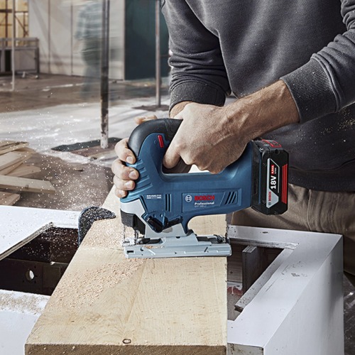 Serra tico tico a bateria 18V velocidade varivel Brushless Sem Bateria - GST 185-LI