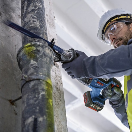 Serra sabre a bateria 18V Brushless com lâminas Sem Bateria - GSA 185-LI Serra sabre a bateria 18V Brushless com lâminas Sem Bateria - GSA 185-LI