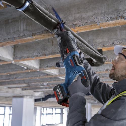 Serra sabre a bateria 18V Brushless com lâminas Sem Bateria - GSA 185-LI Serra sabre a bateria 18V Brushless com lâminas Sem Bateria - GSA 185-LI