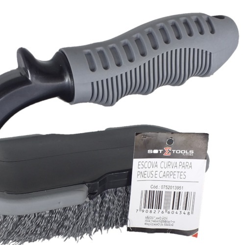 Escova curva para pneus e carpetes manual