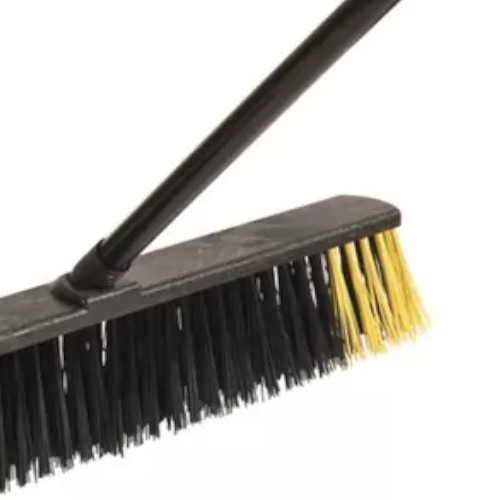 Vassoura tipo gari cepa plástica 5 fileiras 63 cm - VD 600 Vassoura tipo gari cepa plástica 5 fileiras 63 cm - VD 600