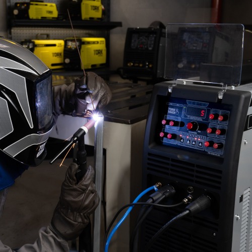 Inversora de solda multiprocesso 350A Alumínio Tig AC/DC Trifásica - TOUCH 350 AC/DC Inversora de solda multiprocesso 350A Alumínio Tig AC/DC Trifásica - TOUCH 350 AC/DC