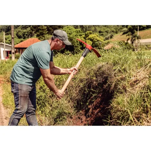 Picareta em aço tamanho 4 com cabo de madeira 90 cm - Alvião