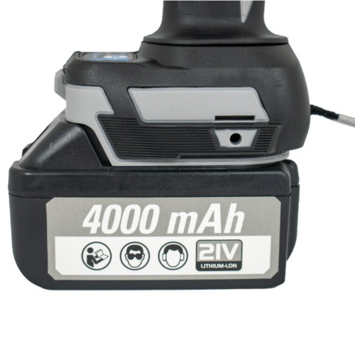 Chave de impacto a Bateria 21V 4Ah 1/2 Chave de impacto a Bateria 21V 4Ah 1/2