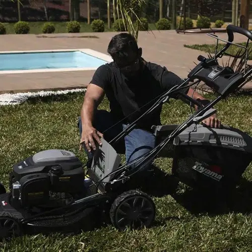 Cortador de grama a gasolina 7,5 hp 56 cm com Recolhedor e Tração - TLM560TRMSE-75XP