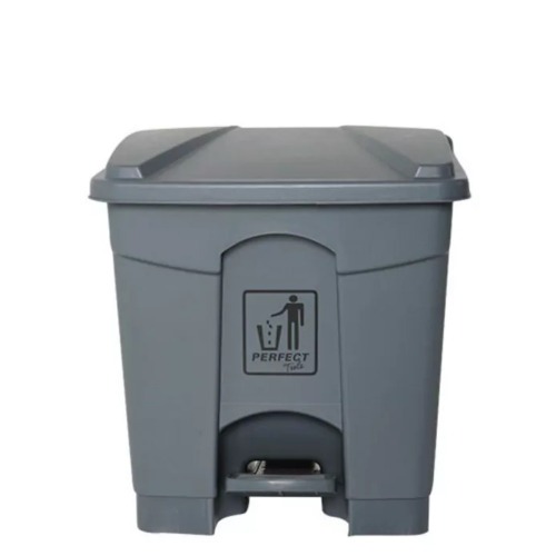 Lixeira pl�stica com pedal 35 litros